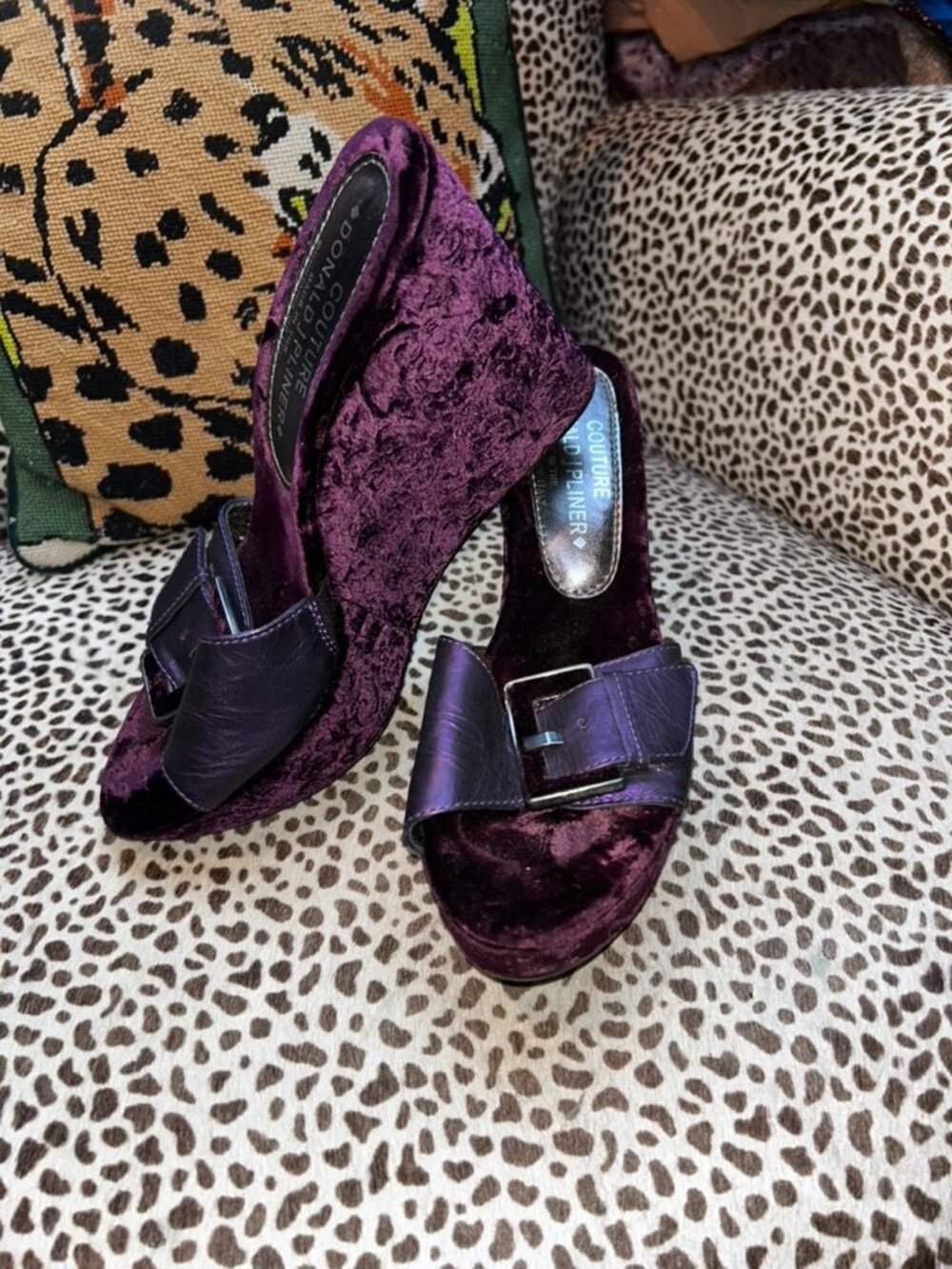 Donald J. Pliner Couture Purple crushed velvet platform buckle shoes 8